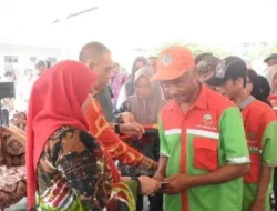 Walikota Eva Dwiana Bagikan Baznas