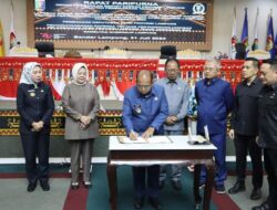 Raperda Pertanggungjawaban Pelaksanaan APBD Provinsi Lampung Tahun Anggaran 2023 Ditandatangani 