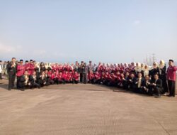 Walikota Eva Lepas KRI Dewaruci dan Laskar Muhibah Jalur Rempah yang bertolak dari Bandar Lampung