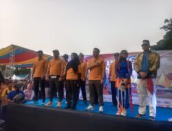 Walikota Eva Dwiana Melepas Peserta Indomaret Fun Run 2024 di Lapangan Saburai