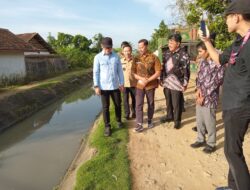 Wamendagri Bima Arya Bersama Pj Bupati Pringsewu Tinjau Irigasi Untuk Mewujudkan Swamsebada Pangan