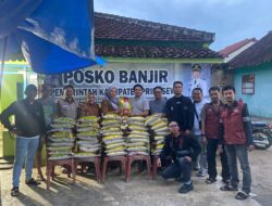 Hipmi Pringsewu Bagikan 48 Paket Beras Bagi Korban Banjir