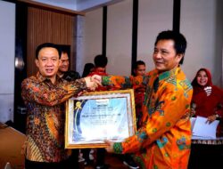  Marindo Dapat Penghargaan dari Media Pikiran Lampung Dalam Ketegori Penghargaan Kepala Daerah Penggerak Ekonomi Kerakyatan 