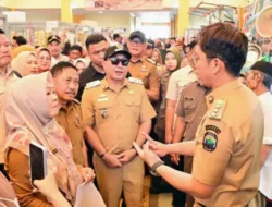 Bupati Egi dan Wakil Bupati Syaiful Anwar Cek Harga Pangan di Pasar Natar