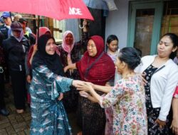 Walikota Eva Dwiana Janji Perbaikan Rumah Rusak Akibat Banjir