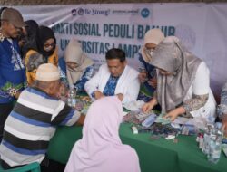 Pemkot Bandar Lampung Bersama Unila Berikan Bantuan Paket Sembako dan Berobat Gratis Bagi Warga Korban Banjir di Panjang