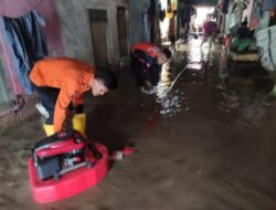 Pemkot Bandar Lampung Bantu Warga Bersihkan Lumpur Sisa Banjir