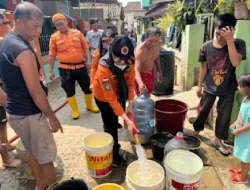 Peduli, Pemkot Bandar Lampung Salurkan Bantuan Air Bersih