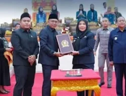 Walikota Eva Dwiana Hadiri Rapat Paripurna DPRD Kota Bandar Lampung