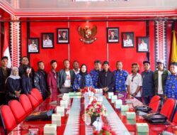 Walikota Eva Dwiana Berangkatkan Tujuh Seniman Mural dari Komunitas Nusantara Art Project ke Tanah Suci Untuk Umroh