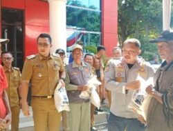 Berbagi, Pemkot Bandar Lampung Bagikan Bantuan Beras di Kecamatan Bumi Waras