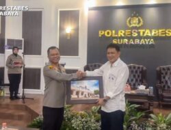Kunjungan SPDB Brigjen Pol. (P) Drs. Pangeran Edward Syah Pernong di Polrestabes Surabaya, Beri Motivasi dan Ilmu Kepolisian kepada Anggota