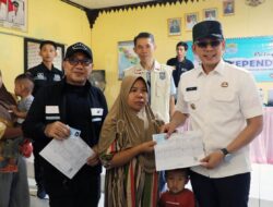 Bupati Egi Blusukan ke Pulau Sebesi, Bawa Kado Istimewa: KTP Jemput Bola hingga Renovasi Sekolah