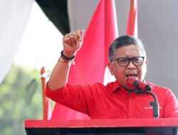 Ketum PDIP Megawati Kukuhkan Hasto Kembali Jadi Sekjen