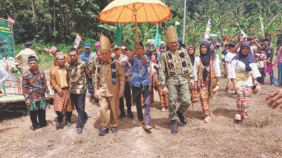 Dandim 0424/Tanggamus Sambut Kunjungan Kerja Pangdam XXI/RI di Peresmian Jembatan Gantung Garuda