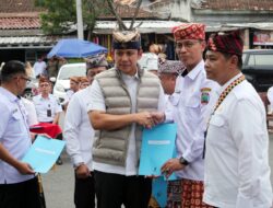 Dilantik di Tengah Pasar, Bupati Egi Ingatkan Pejabat soal Realitas Pengabdian