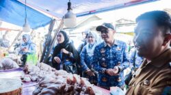 Turun ke Pasar Jati Agung, Wabup Syaiful Pastikan Stok Aman dan Harga Terkendali