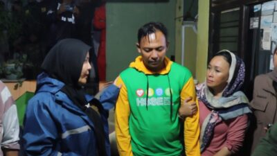 Eva Temui Korban Banjir