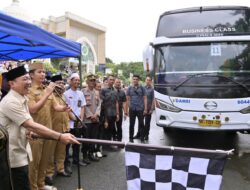 413 Jemaah Calon Haji Lampung Selatan Diberangkatkan, Bupati Egi: Jaga Kesehatan dan Nama Baik Daerah