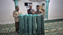 Hadirkan Kenyamanan Ibadah, YBM BRILiaN Salurkan Karpet Sajadah untuk Ponpes di Pelosok Lampung Barat