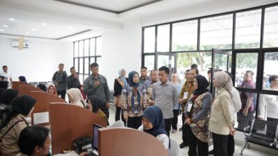 Walikota Eva Dwiana Mendampingin Wapres RI Gibran Dalam Kunjungan Ke Bandar Lampung 