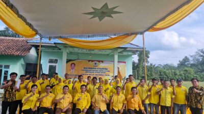 Dr Darlian Pone Lantik Ketua PK Terpilih Hasil Muscam Partai Golkar Negeri Agung