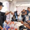 Bupati Egi Sempatkan Jajan Dagangan Pelaku UMKM