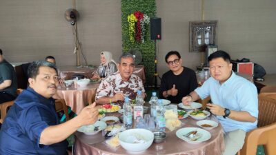 Ketua MPR Ahmad Muzani Rekomendasikan Warung Pindang & Tomyam Salmon Satria kepada Wisatawan