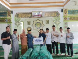 BRI Kanca Metro Bersama YBM BRILiaN Salurkan 18 Gulung Karpet Sajadah untuk Masjid Nur Hidayah