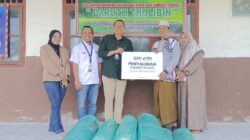 YBM Brilian Salurkan 1,5 Ton Beras dan Sajadah Karpet ke Ponpes Darut Tholibin Lampung Barat