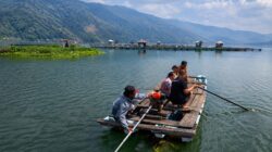Menyeberangi Danau Ranau, BRI Kanca Liwa Dukung Pembiayaan Keramba Milik Pelaku Usaha di Kaki Gunung Seminung