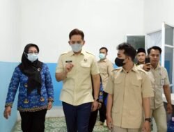 Usai Jenguk Siswi MI Ma’arif yang Masih Dirawat, Bupati Egi Minta BGN Suspend SPPG yang Belum Penuhi Standar