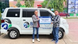 BRI Branch Office Pringsewu melalui BRI Peduli Serahkan Ambulans kepada Yayasan Lampung Sinergi Berjaya