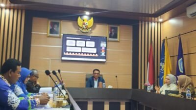 Bupati Lambar Parosil Mabsus Raih Nilai A dalam Semhas Tesis Magister Administrasi Pendidikan FKIP